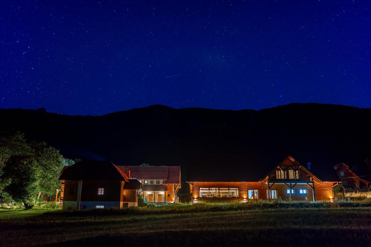 House Mrzlin Grad Vendégház Korenica Kültér fotó
